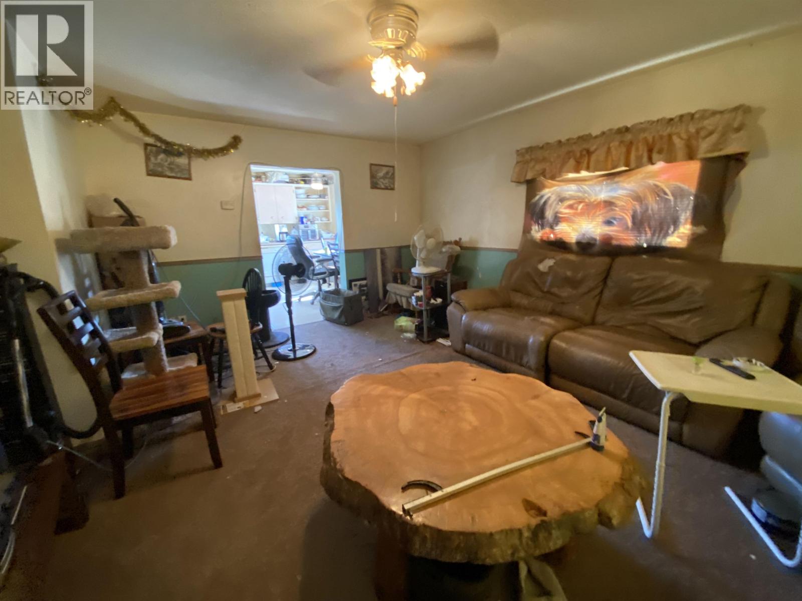 2710 Hall Street Property Photo 3