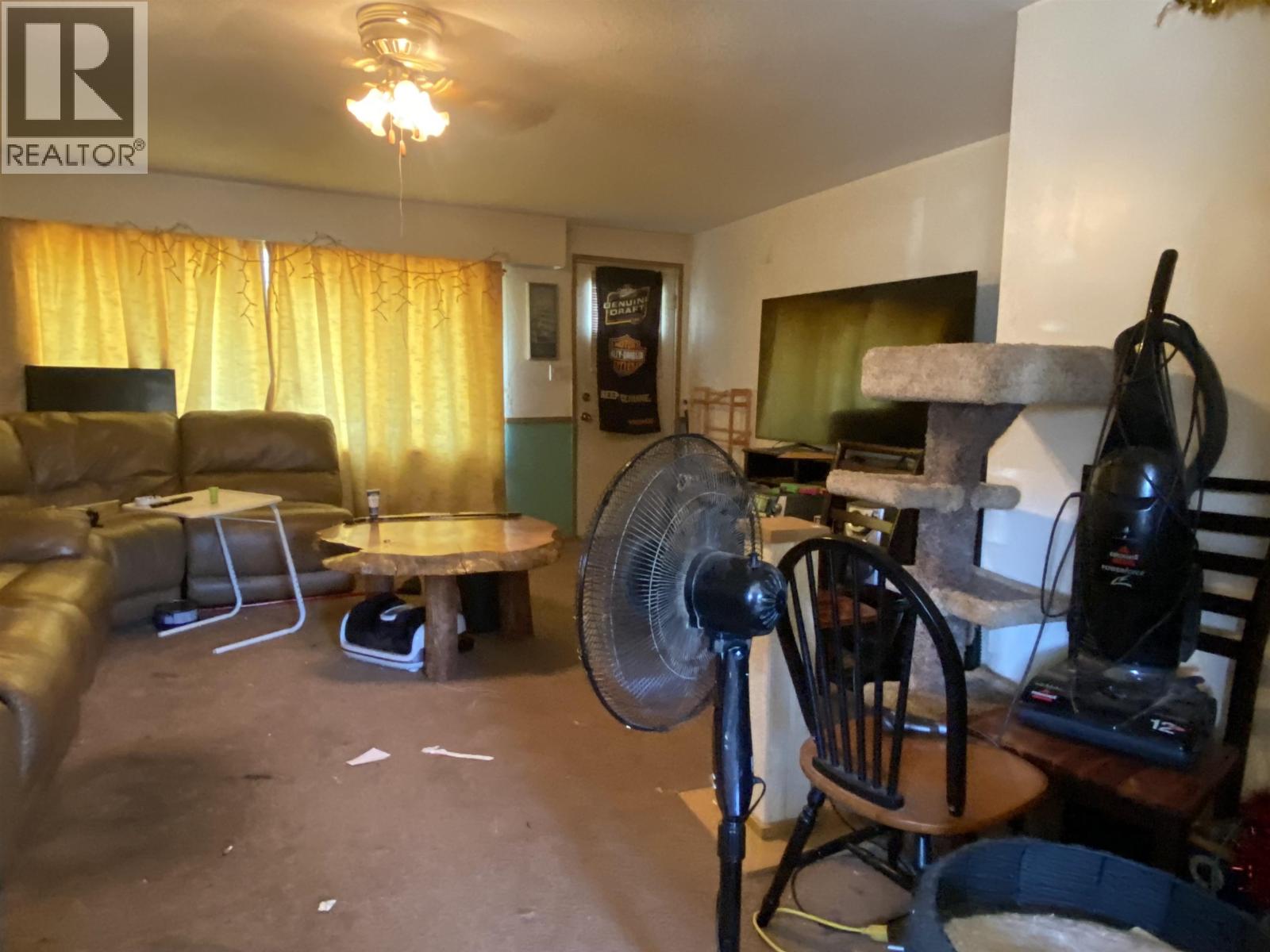 2710 Hall Street Property Photo 4