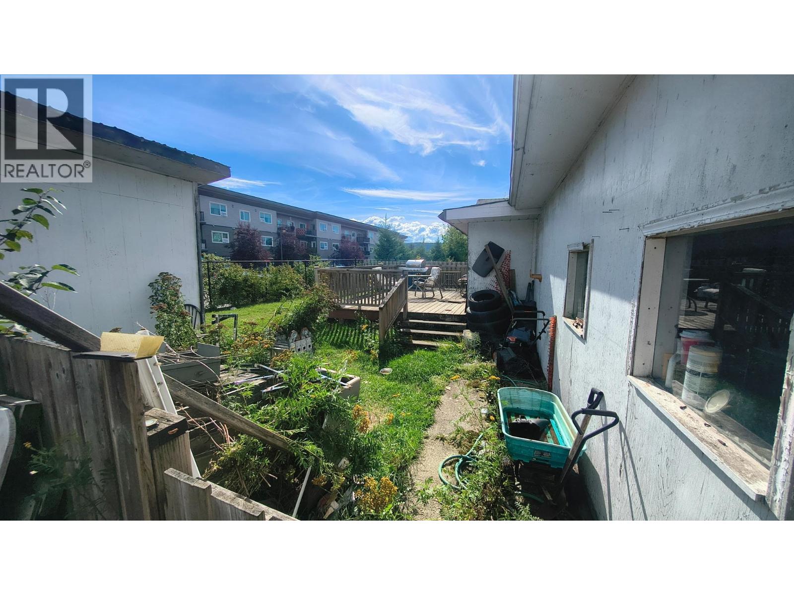 2710 Hall Street Property Photo 15