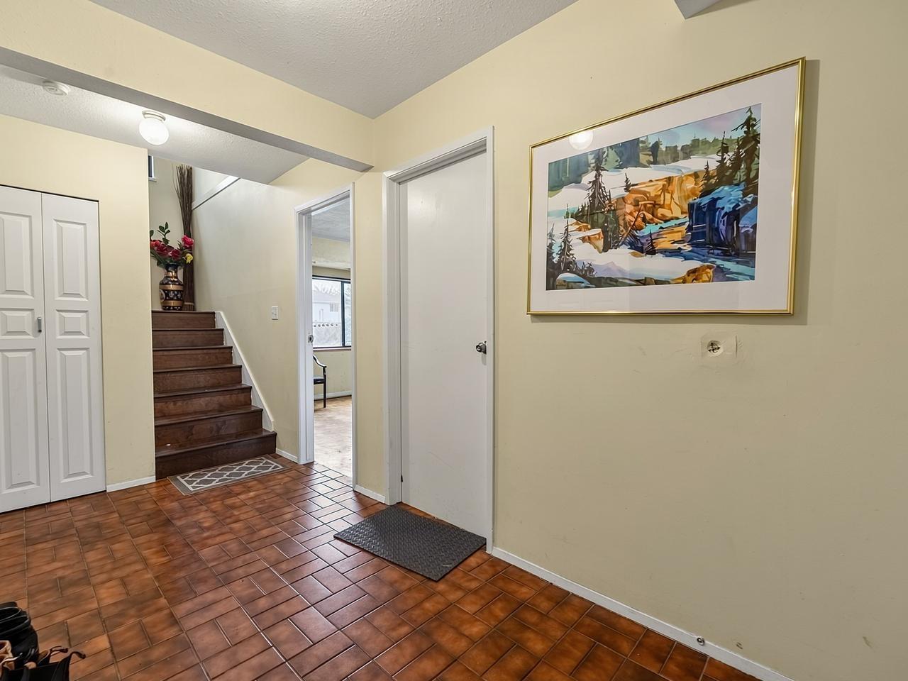 15097 95 Avenue Property Photo 3