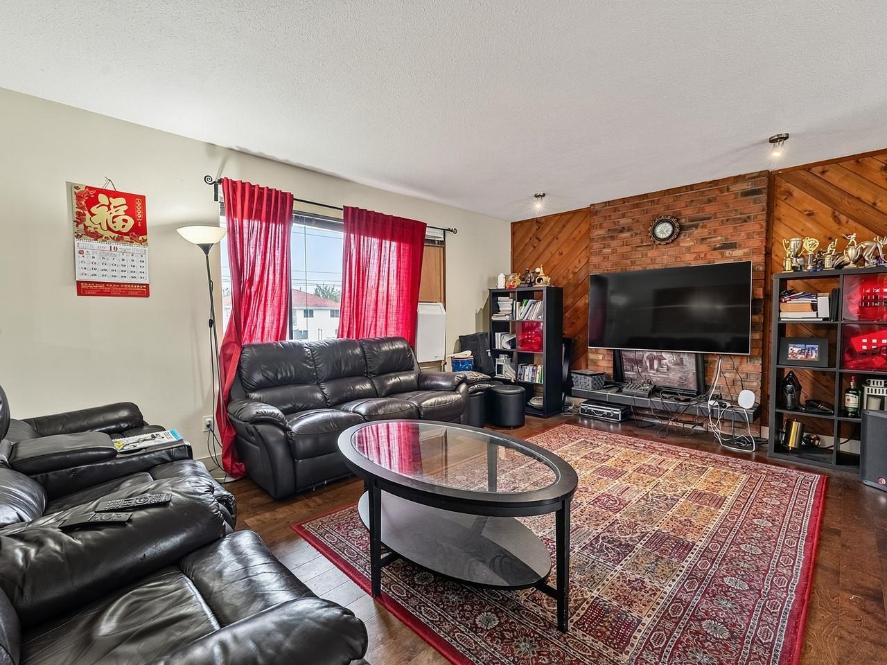 15097 95 Avenue Property Photo 4