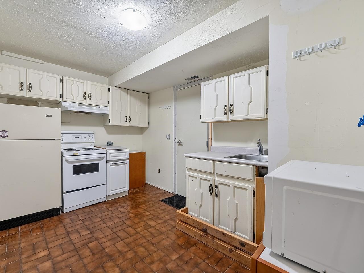 15097 95 Avenue Property Photo 15