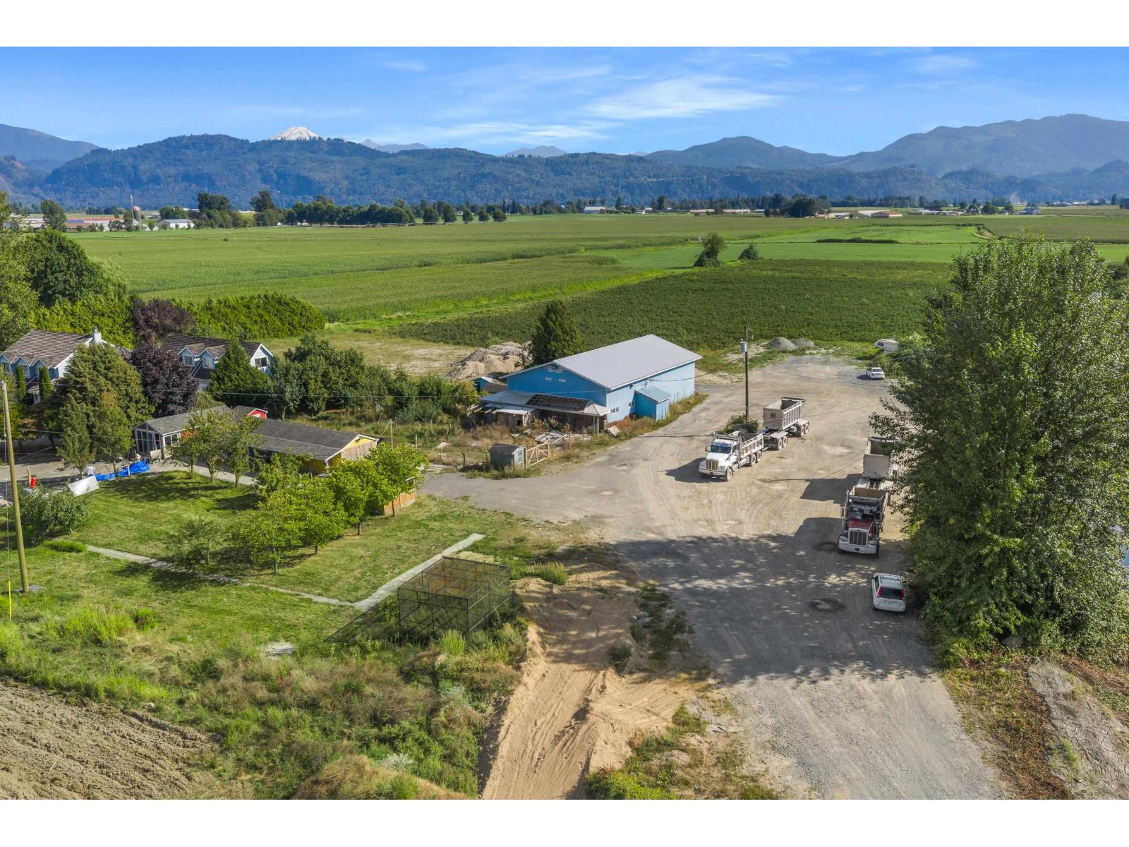 35826 South Parallel Road Property Photo 6