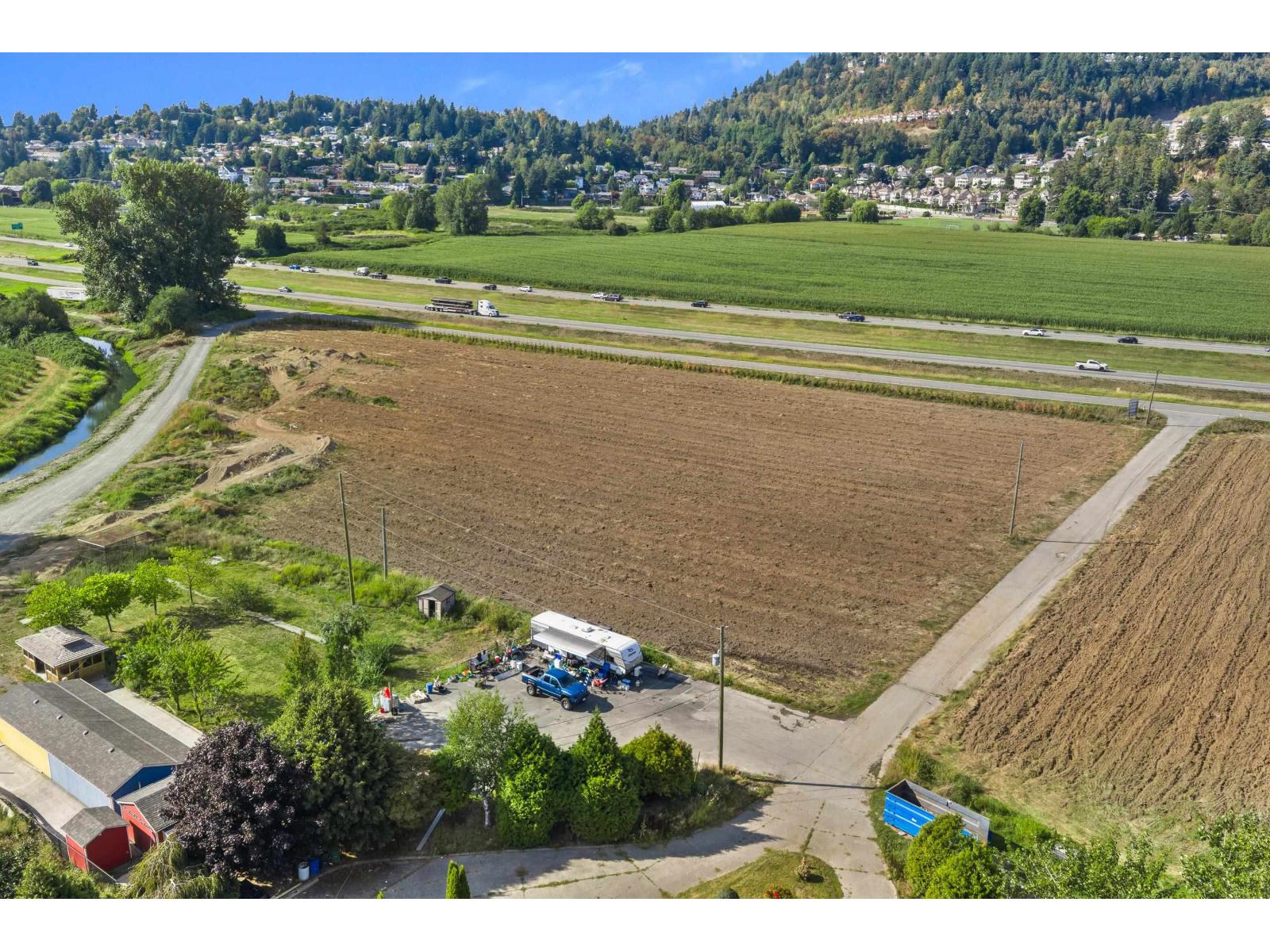 35826 South Parallel Road Property Photo 9