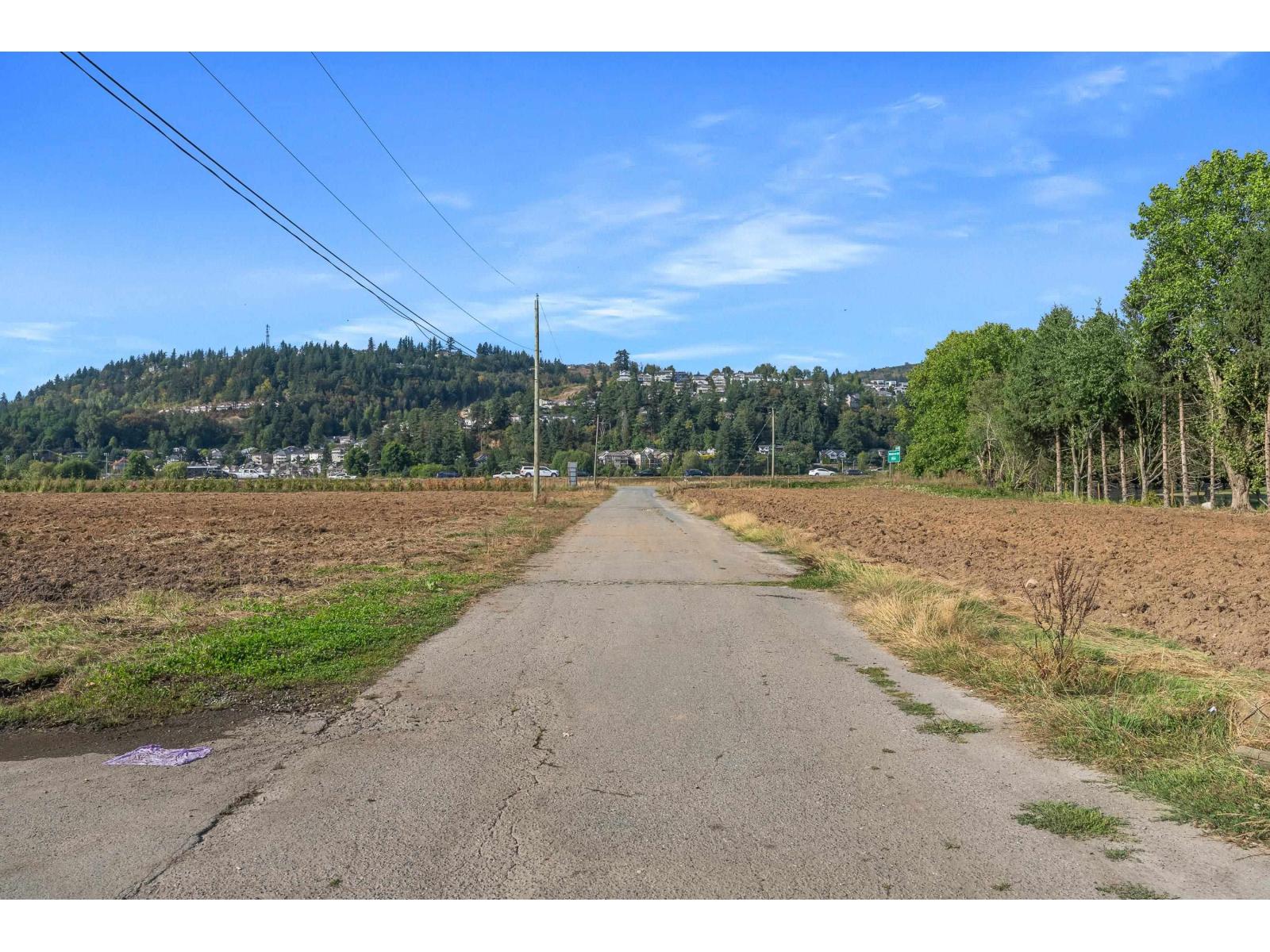 35826 South Parallel Road Property Photo 11