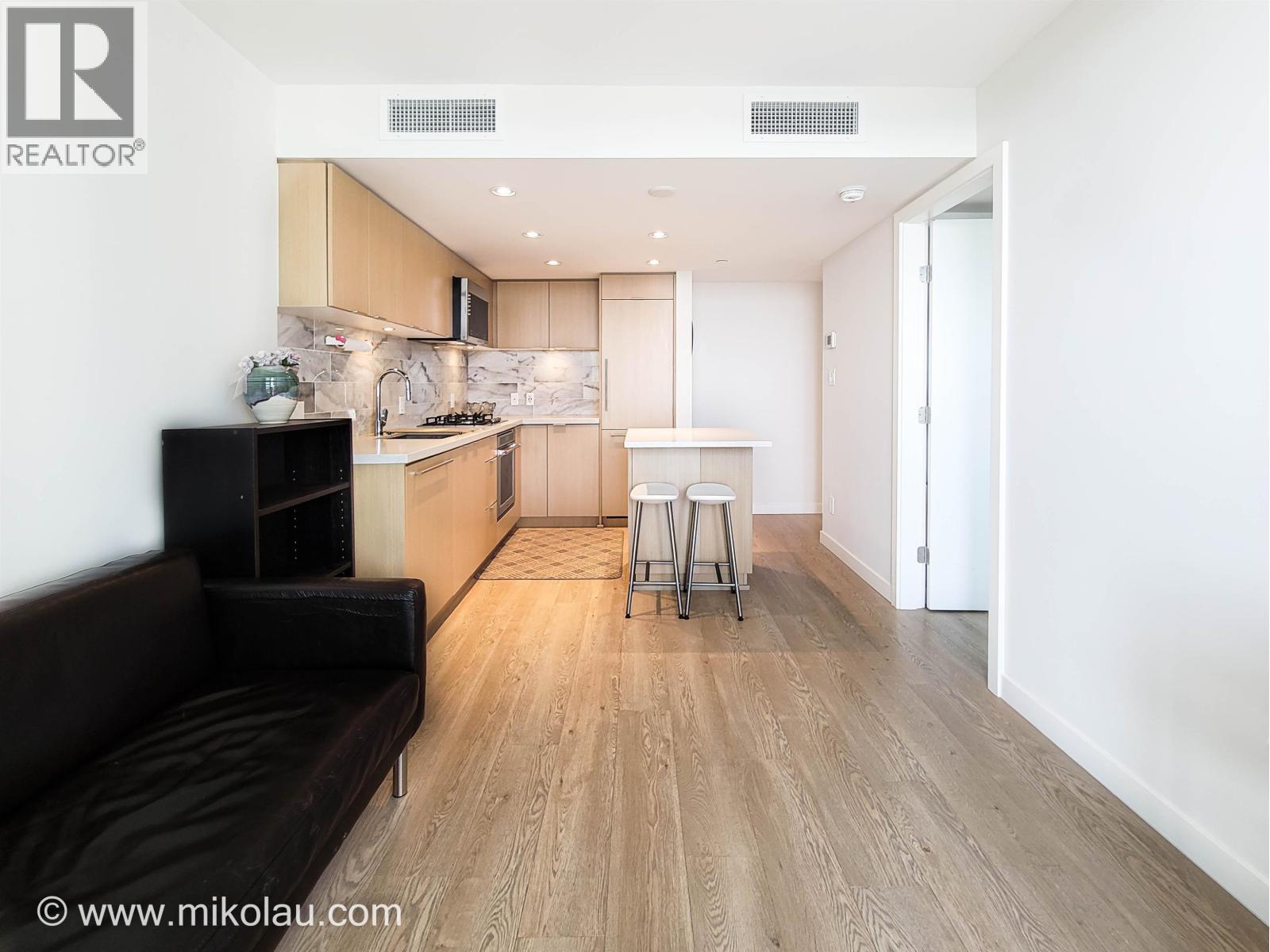 17XX 8189 CAMBIE STREET Property Photo 1
