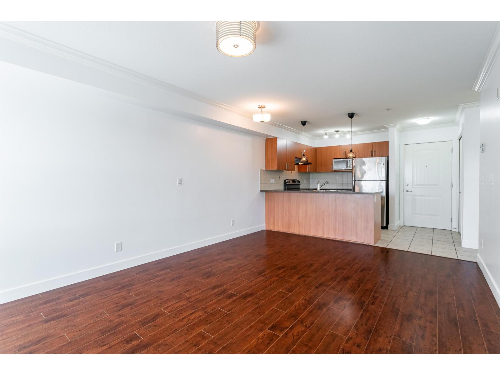 222 17769 57 Avenue Property Photo 5