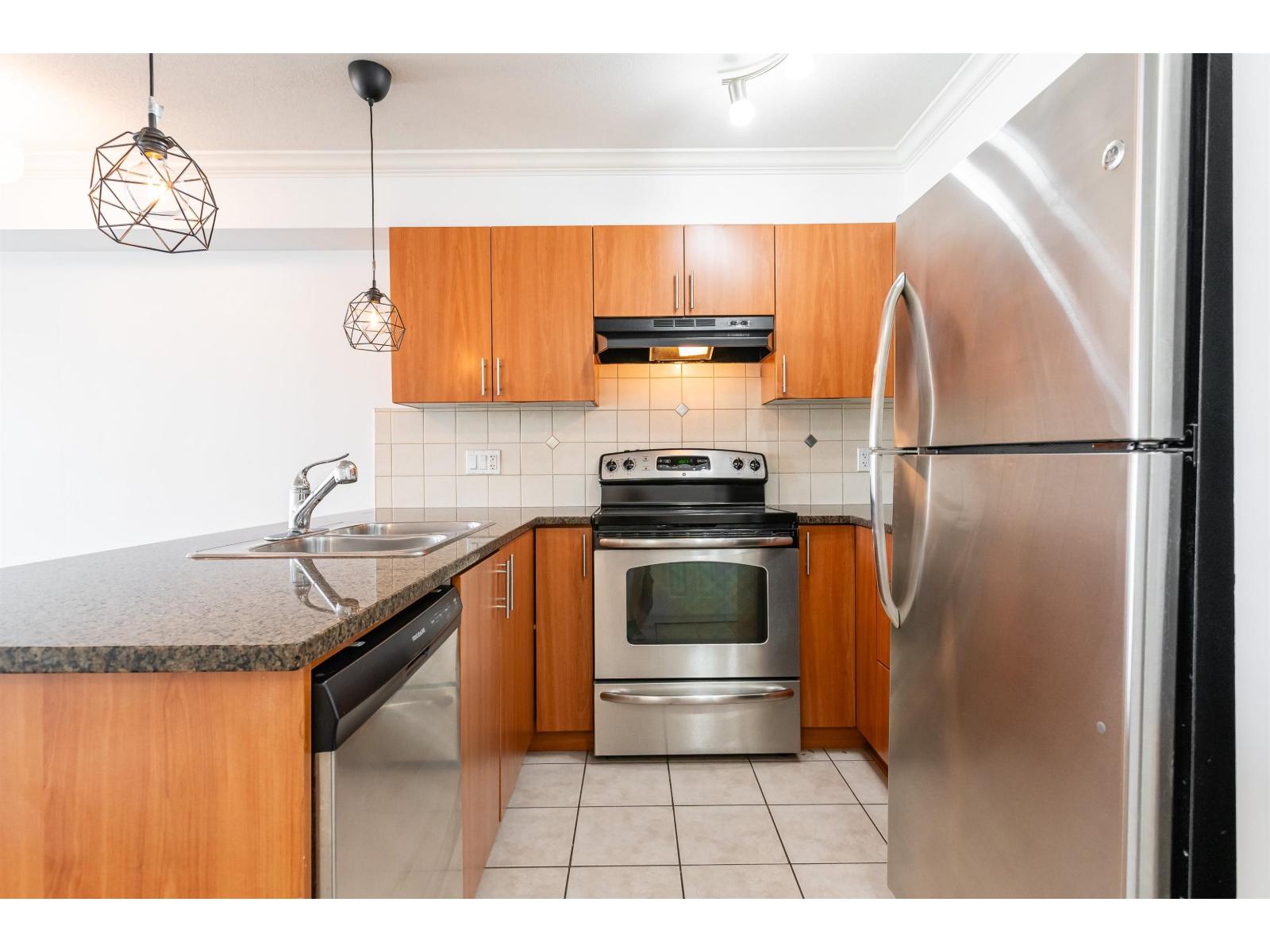 222 17769 57 Avenue Property Photo 16