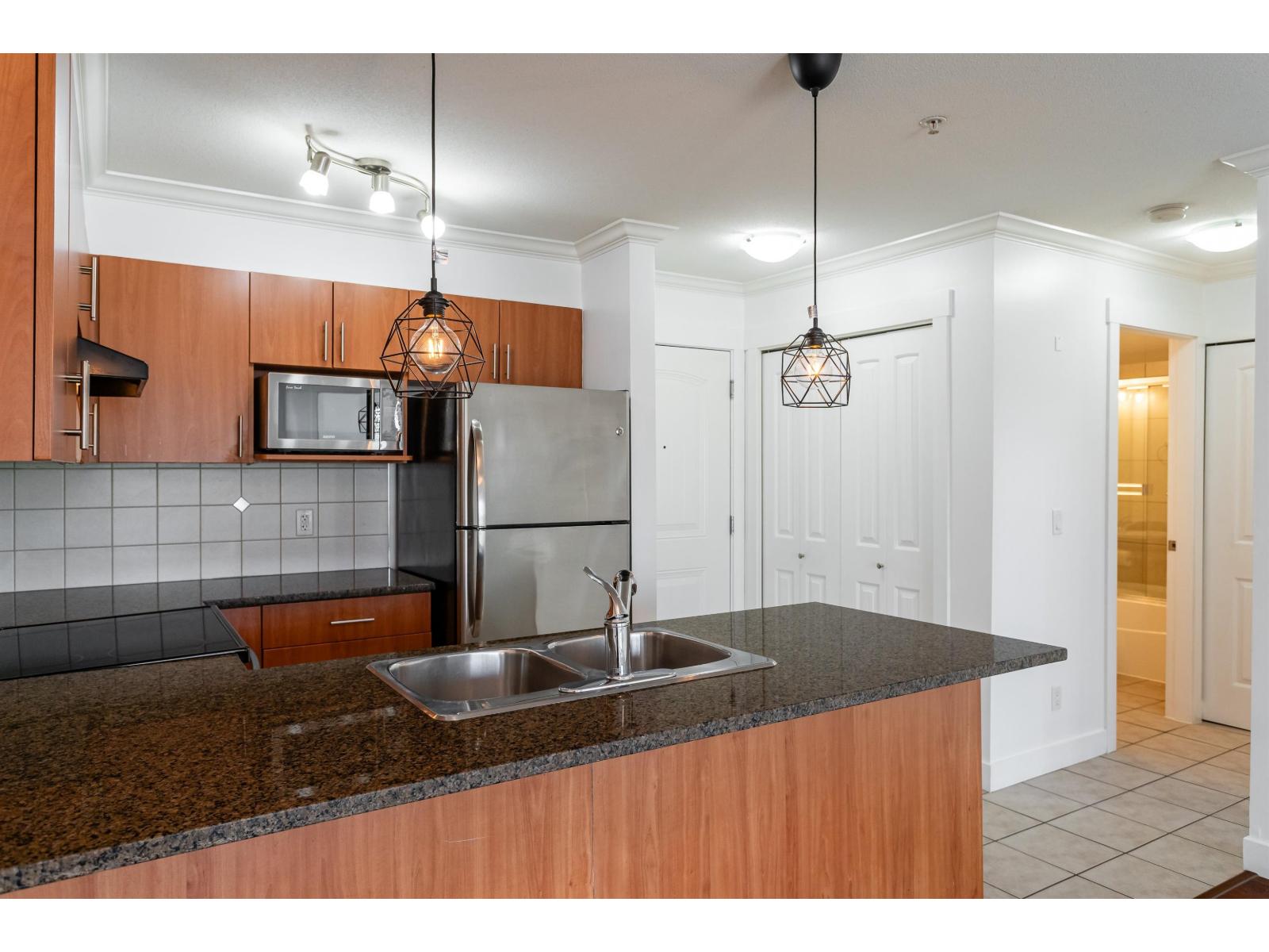 222 17769 57 Avenue Property Photo 17