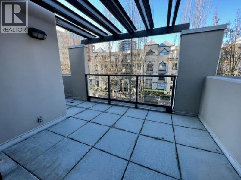 1189 The High Property Photo 16