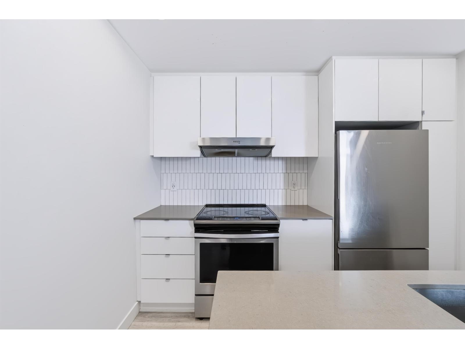 407 32838 Landeau Place Property Photo 8