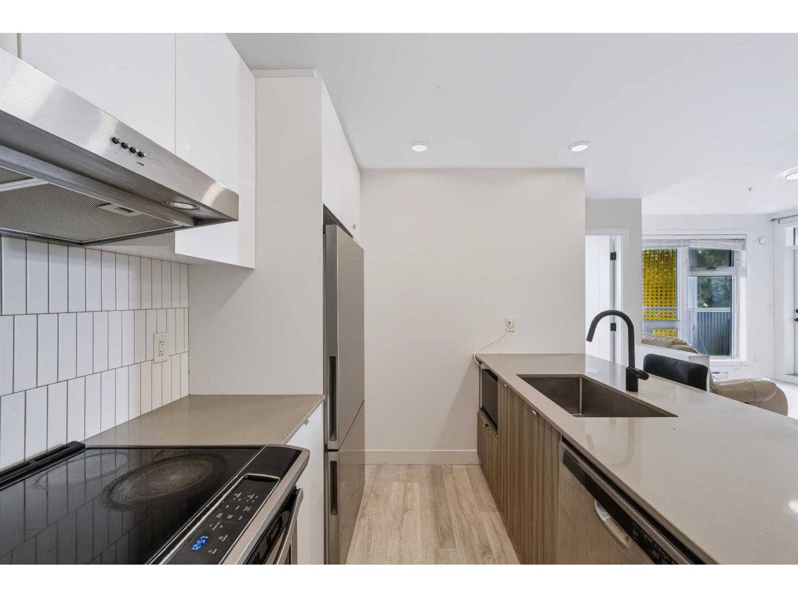 407 32838 Landeau Place Property Photo 10