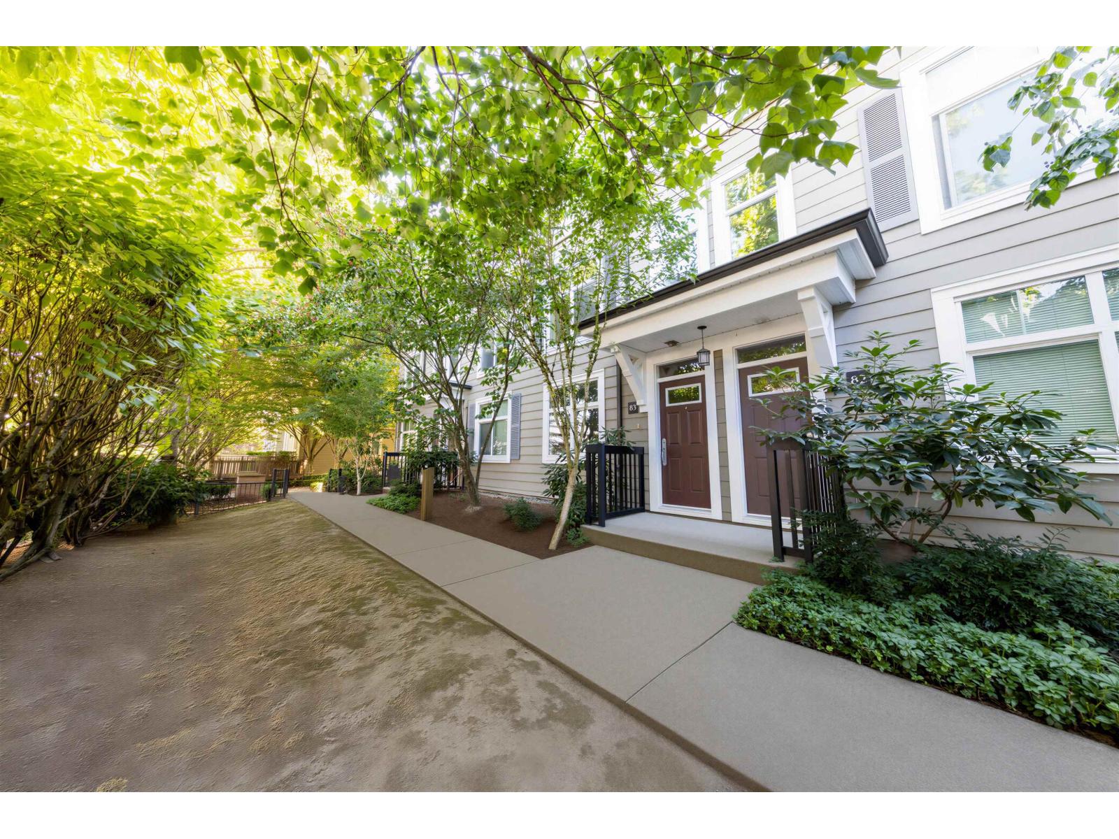 83 15833 26 Avenue Property Photo 1