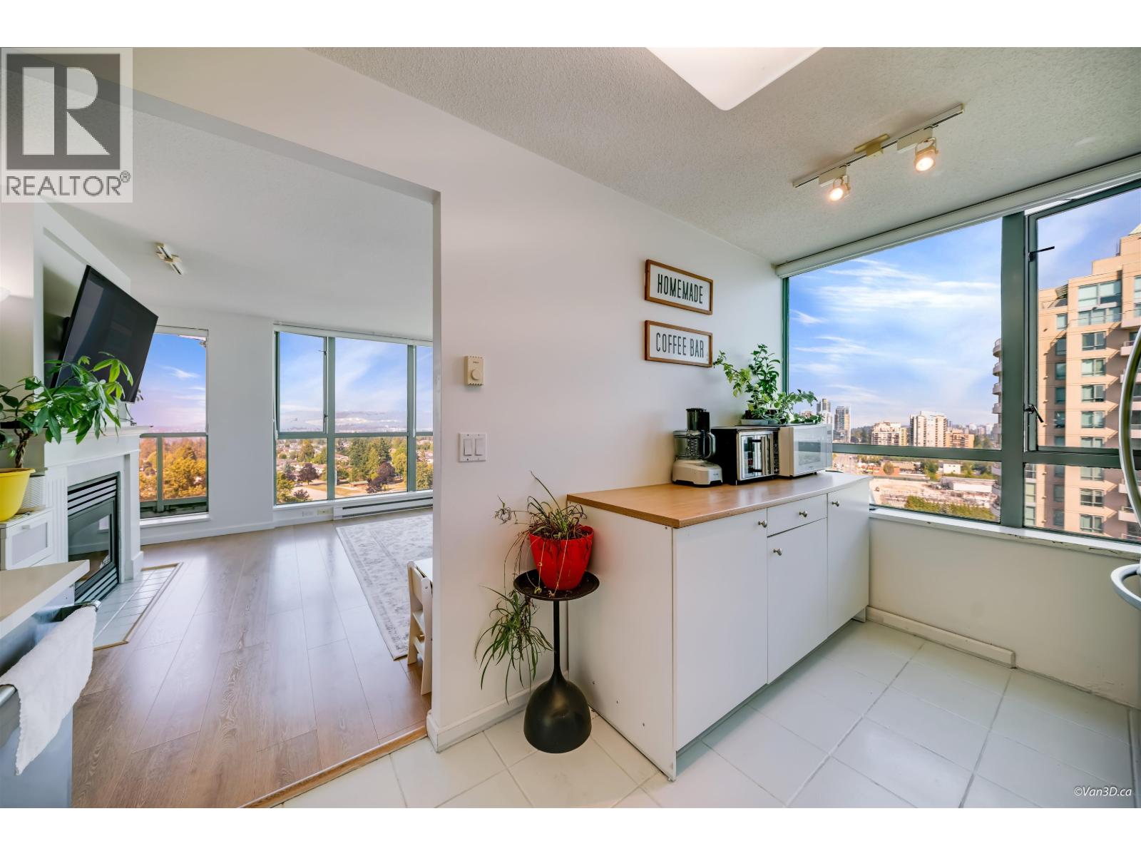 1801 6611 Southoaks Crescent Property Photo 6