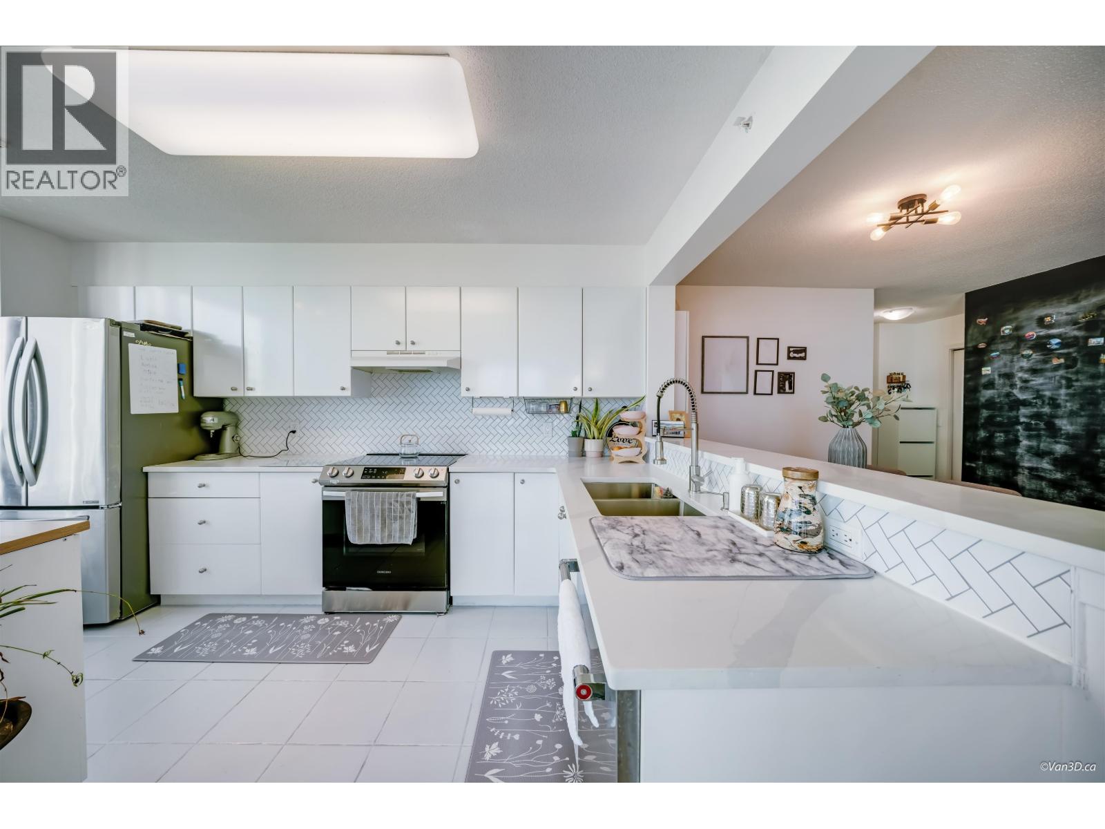 1801 6611 Southoaks Crescent Property Photo 9