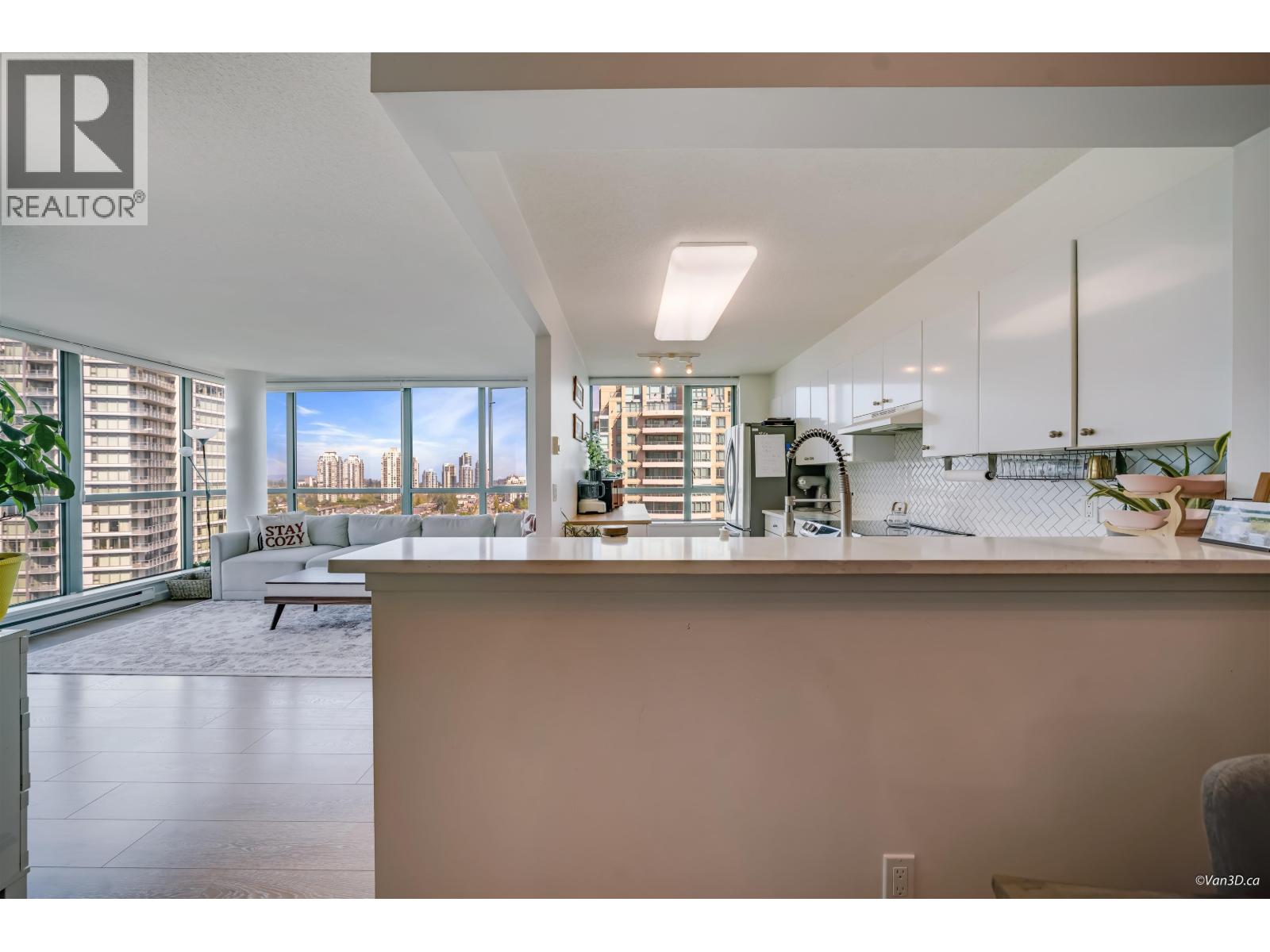 1801 6611 Southoaks Crescent Property Photo 11