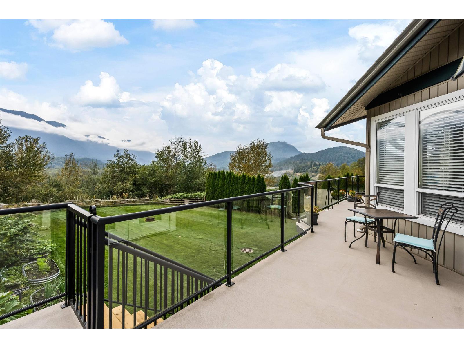 46052 Bridle Ridge Crescent Property Photo 14