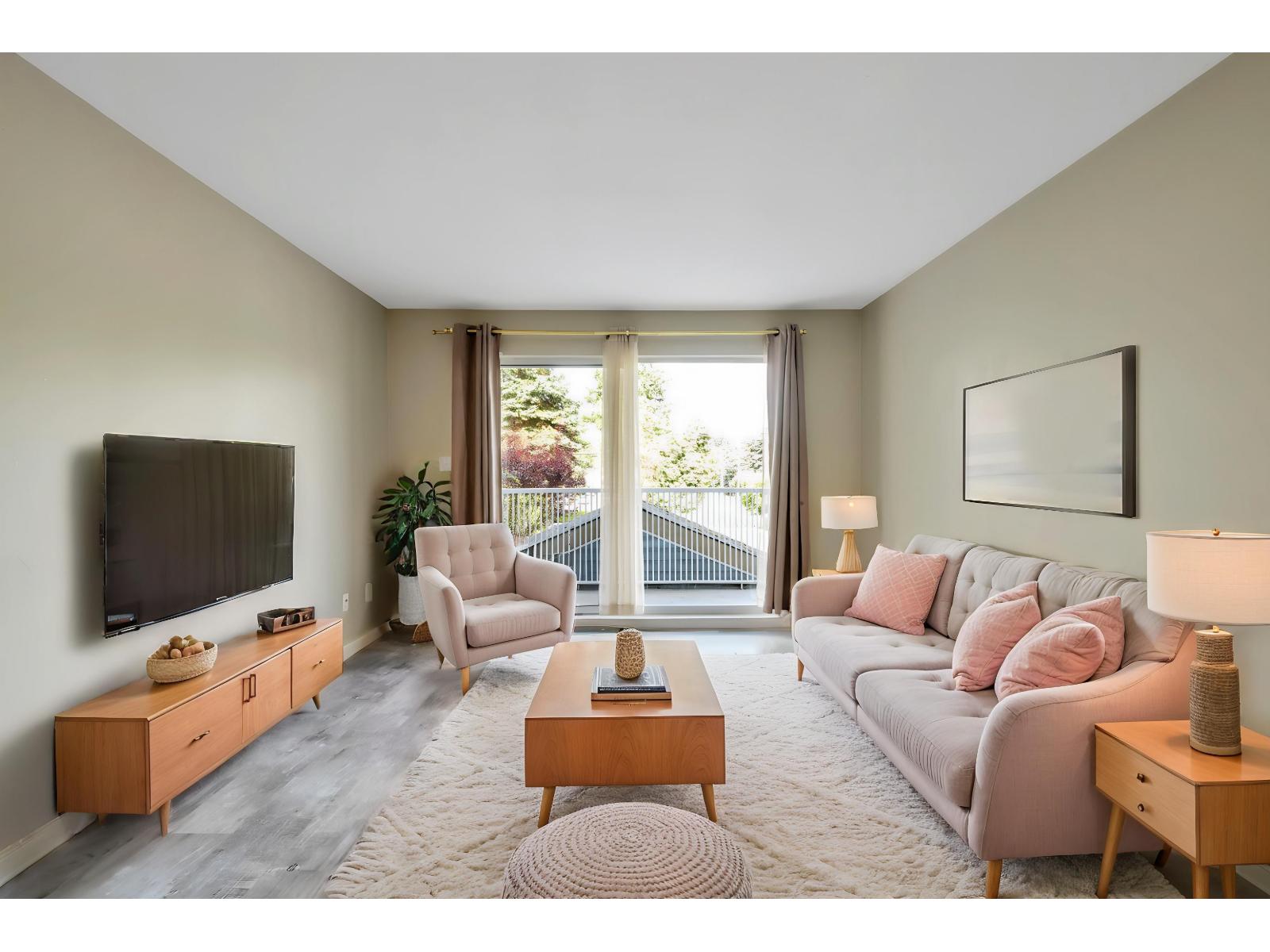 102 2750 Fuller Street Property Photo 3