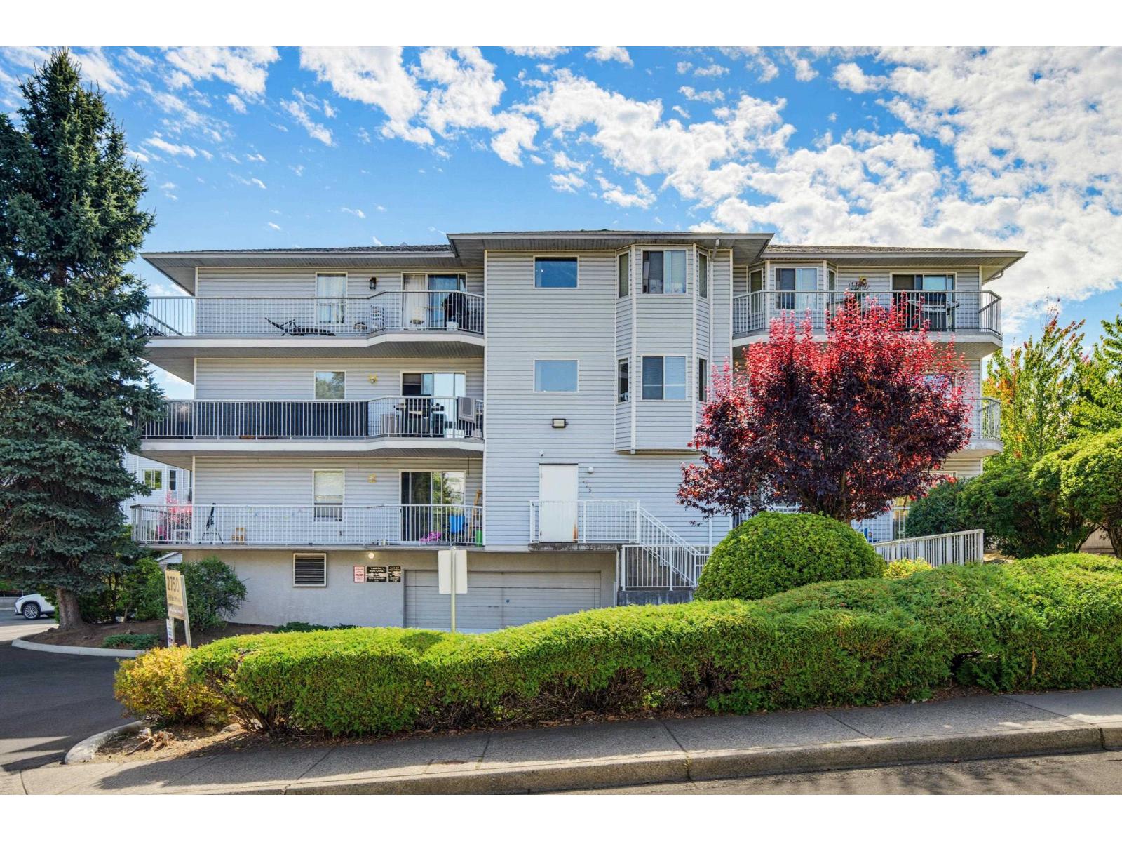102 2750 Fuller Street Property Photo 17