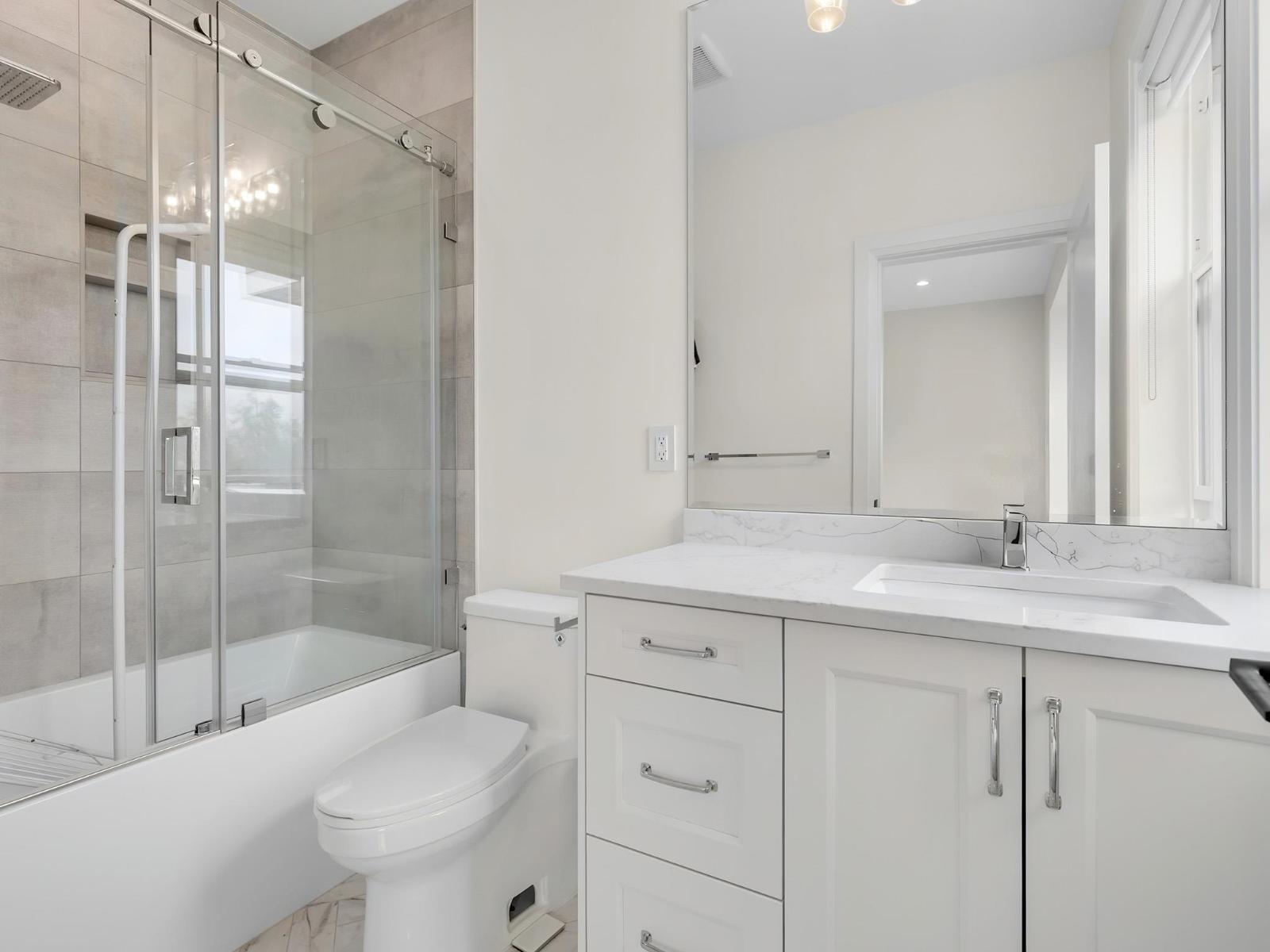 16468 29a Avenue Property Photo 21
