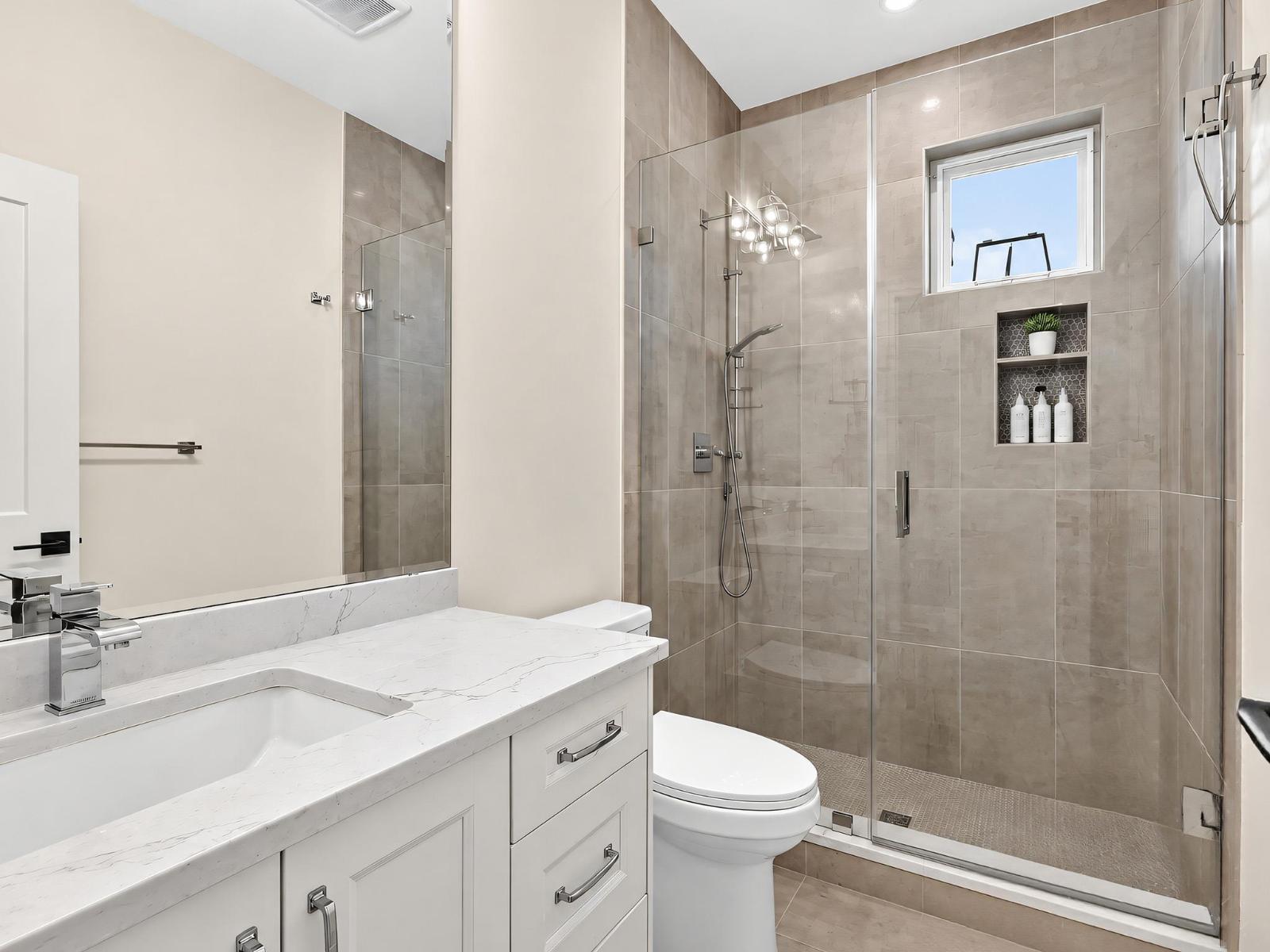 16468 29a Avenue Property Photo 22