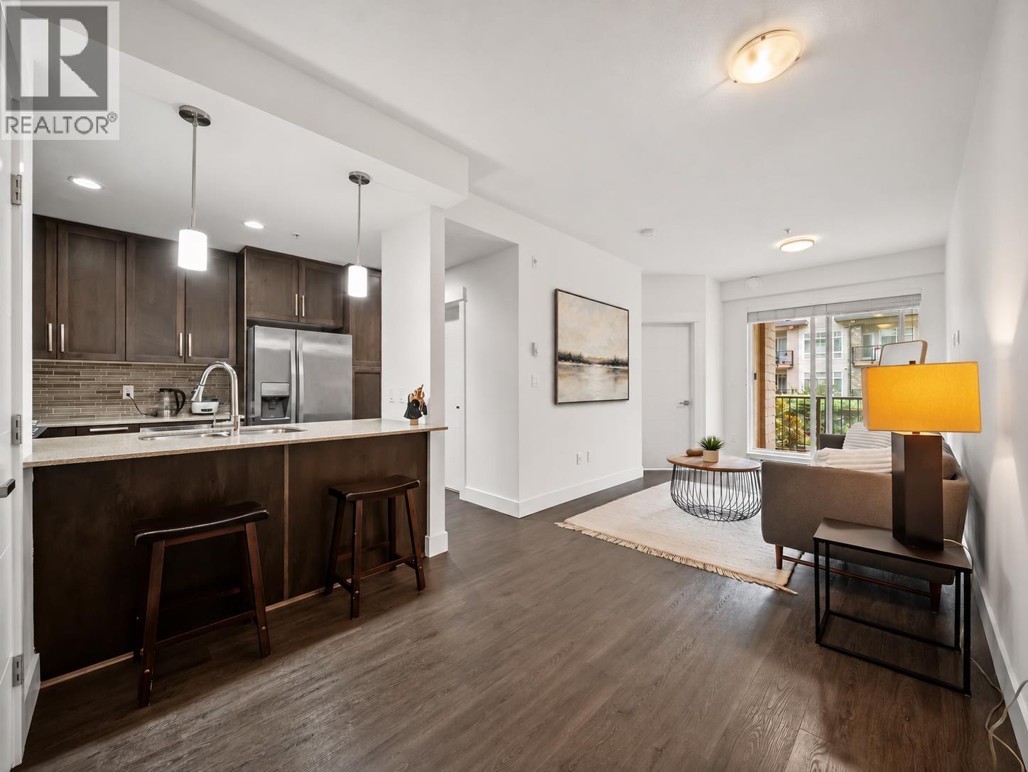 305 2465 Wilson Avenue Photo de la propriété 1