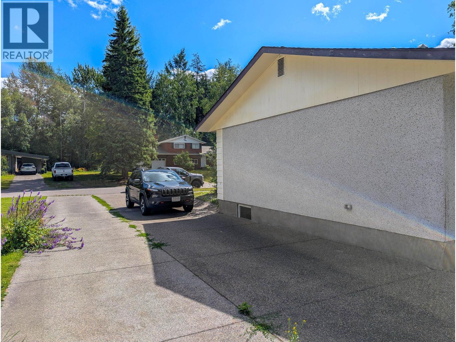 5663 Trent Drive Property Photo 11