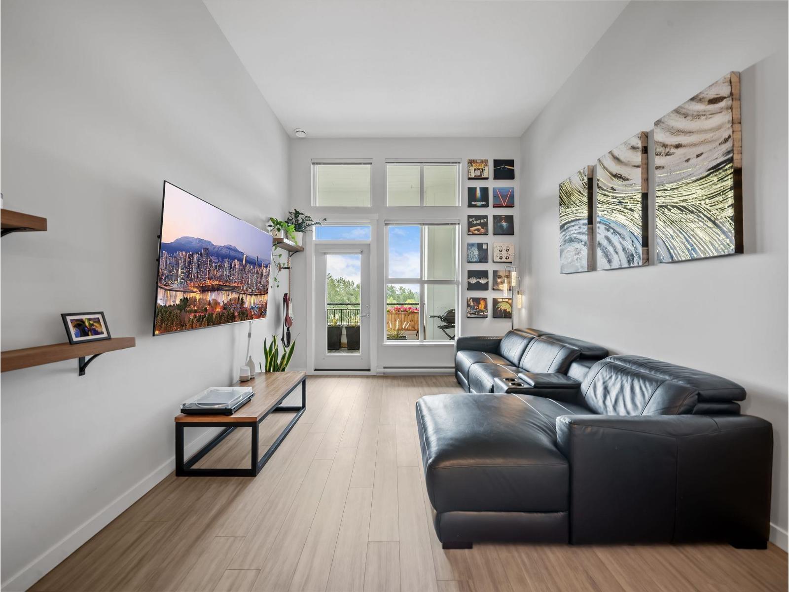C612 8150 207 Street Property Photo 10