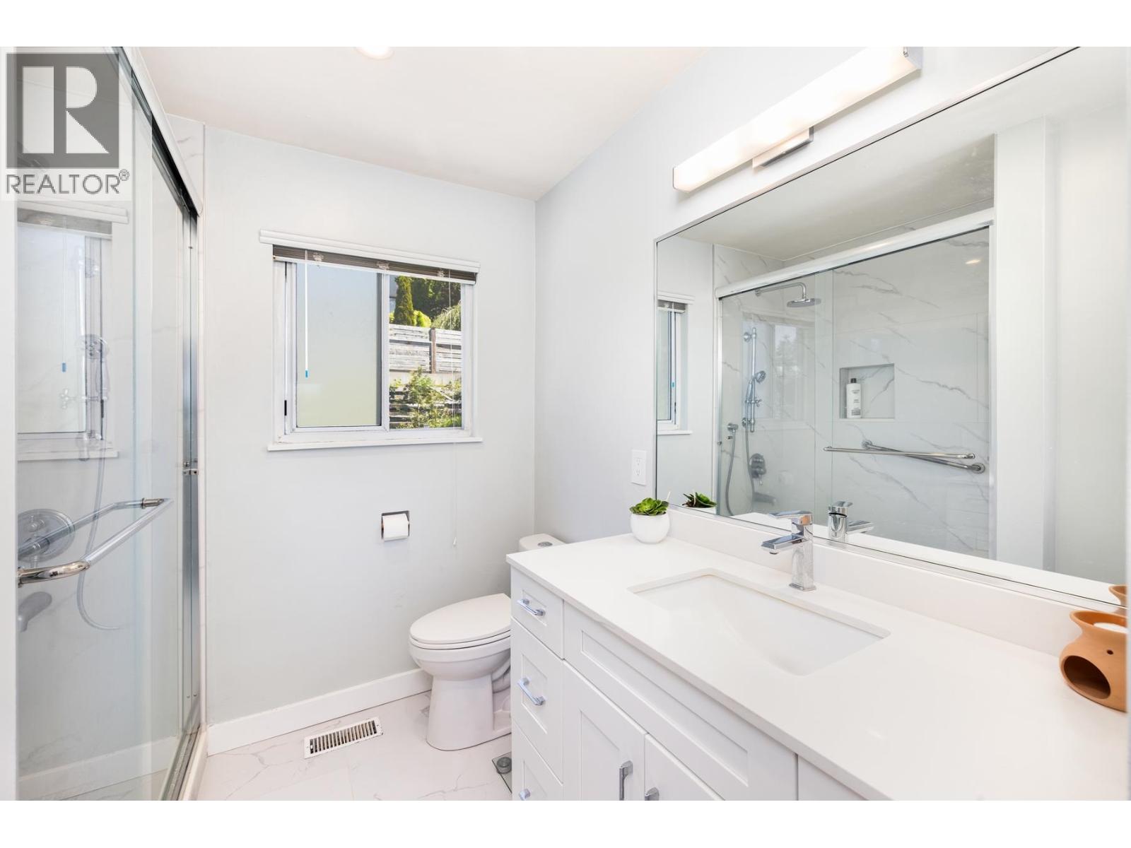 454 Monteray Avenue Property Photo 17