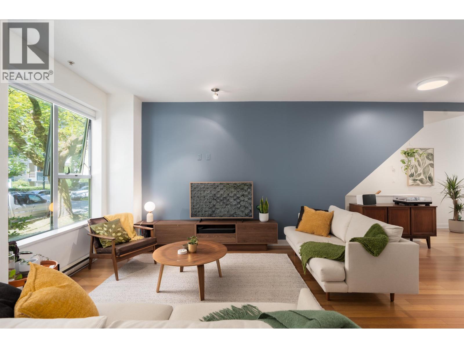 3088 Quebec Street Property Photo 1