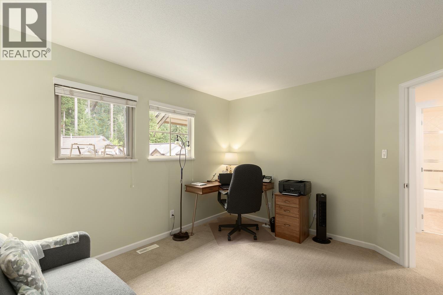65 1550 Larkhall Crescent Property Photo 33
