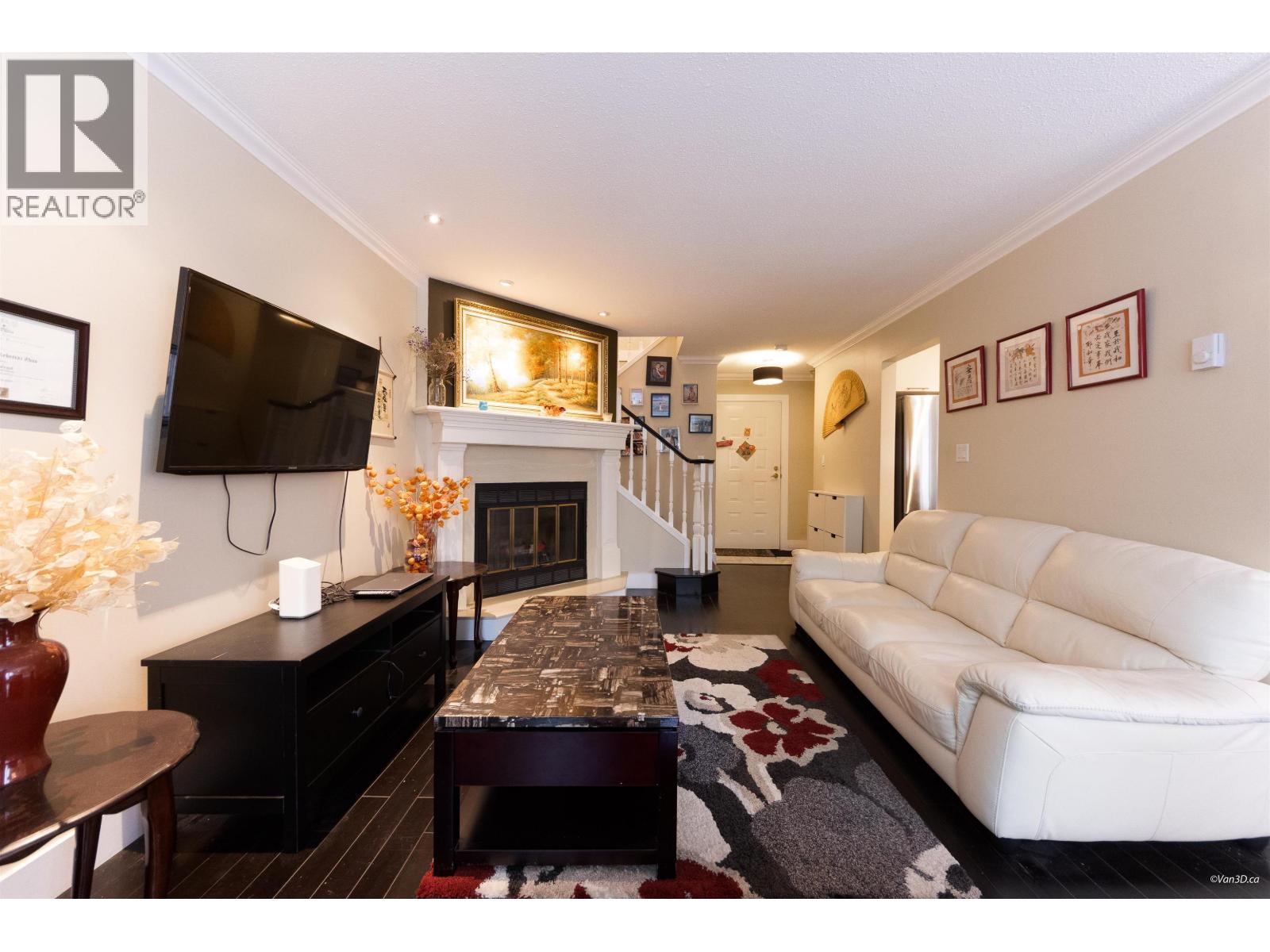 110 777 EIGHTH STREET Property Photo 1