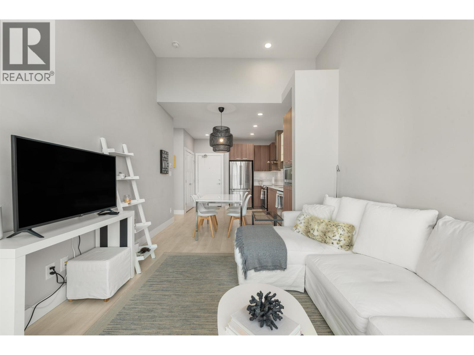 408 4690 Hawk Lane Property Photo 13