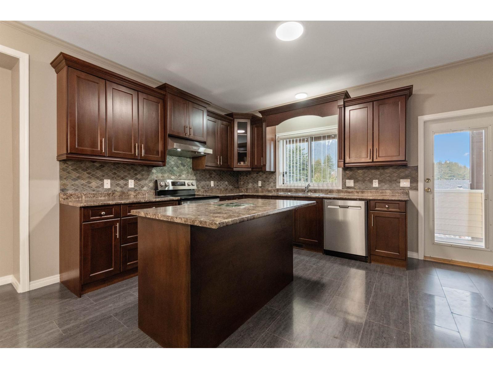63861 Old Yale Road Property Photo 3
