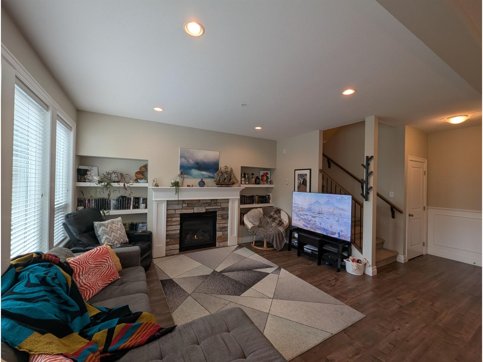 46986 Russell Road #a Property Photo 9