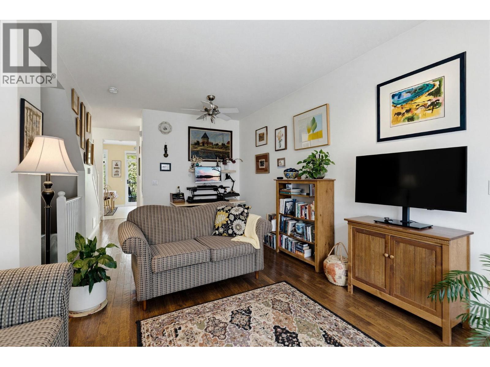 34 6300 Alder Street Property Photo 8