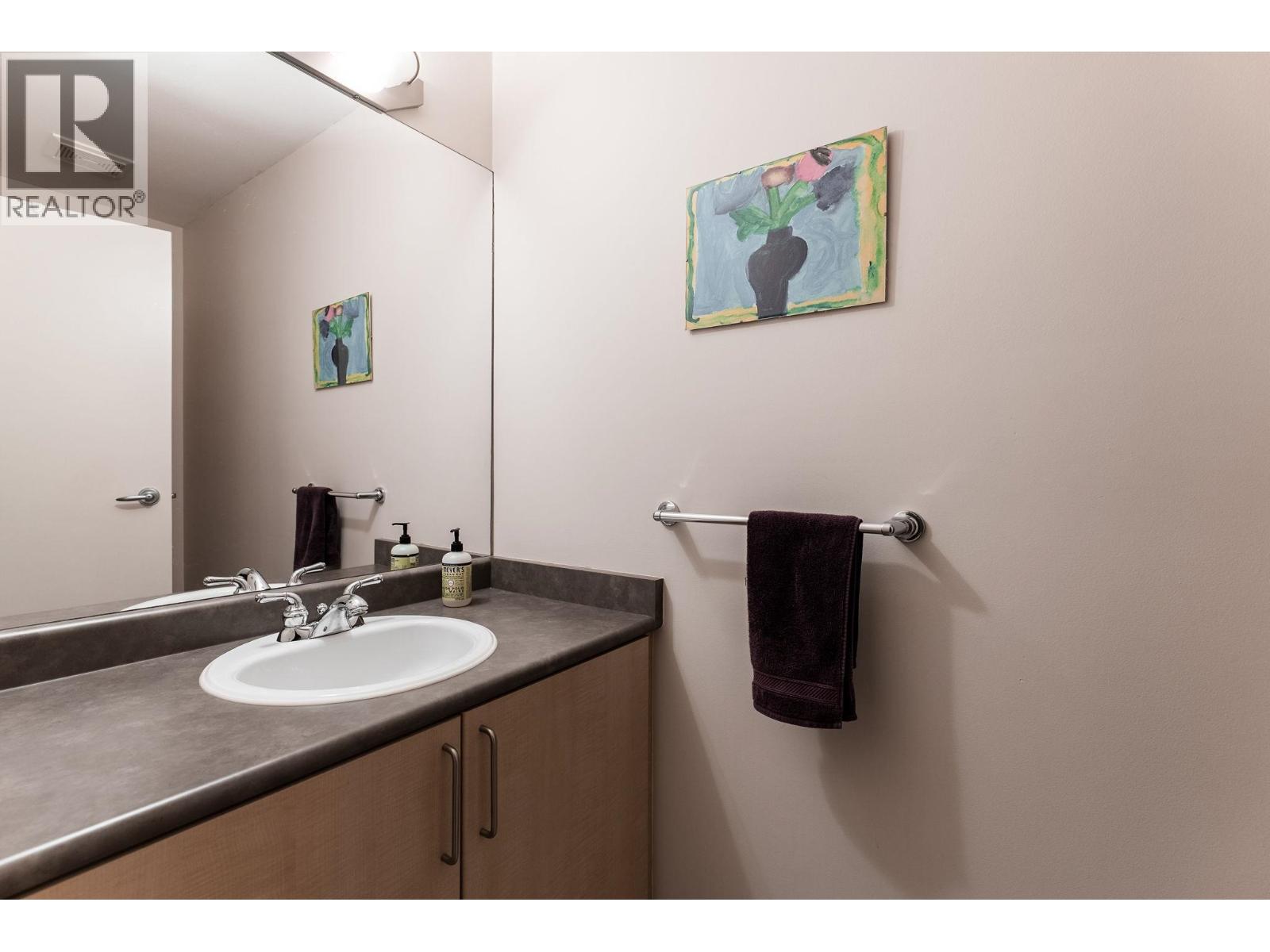 34 6300 Alder Street Property Photo 18