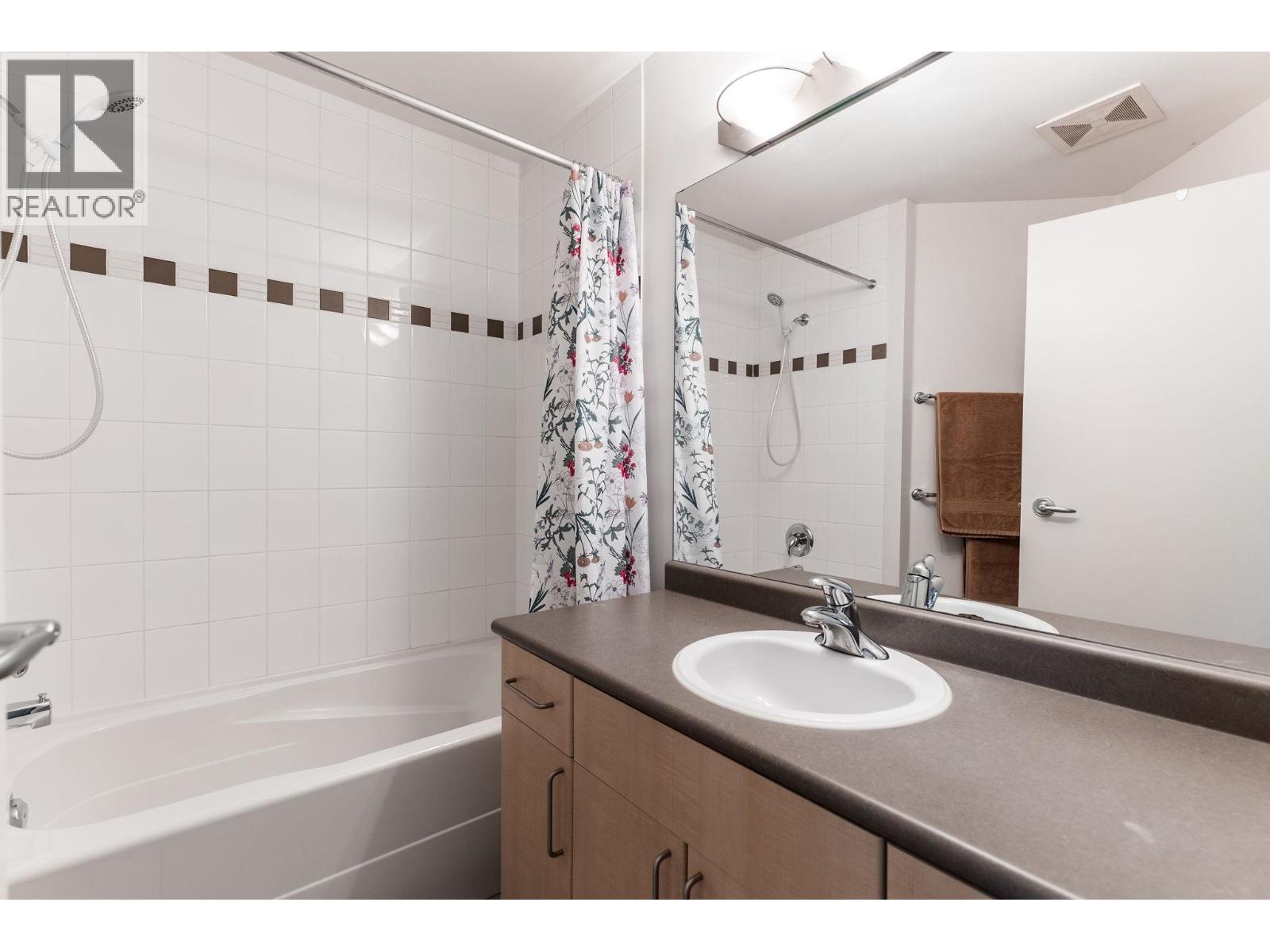 34 6300 Alder Street Property Photo 22