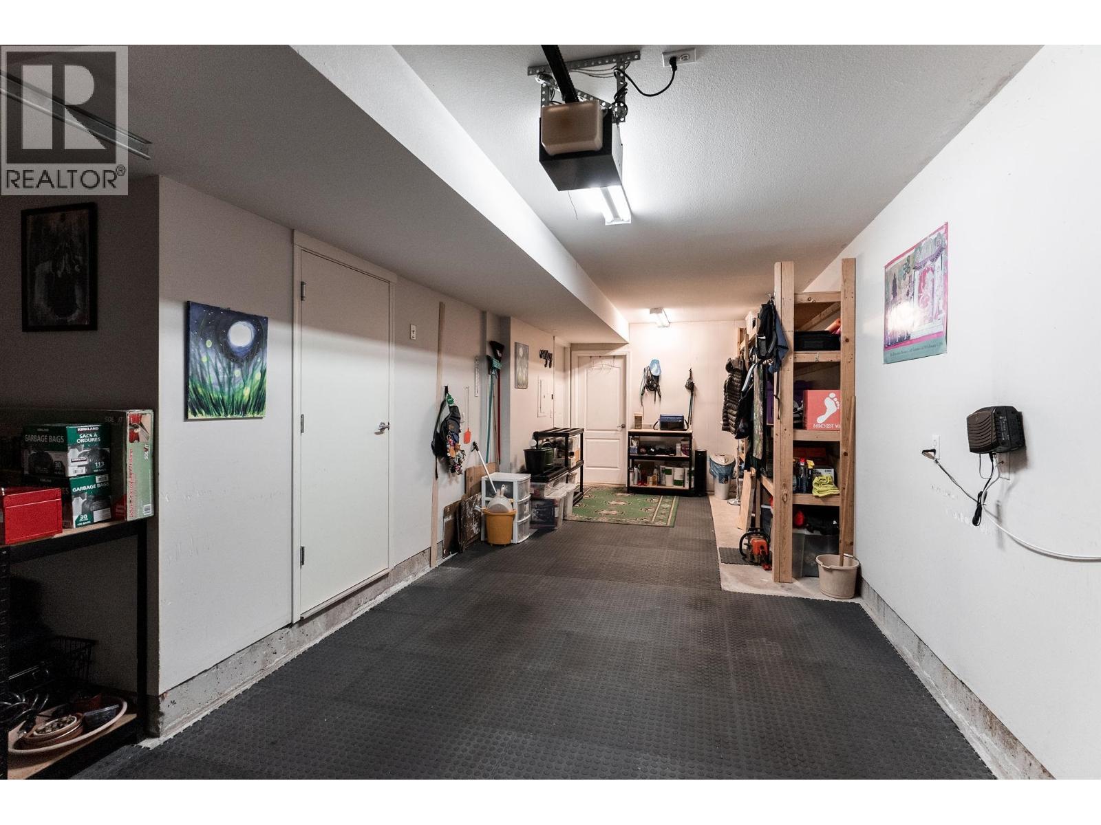 34 6300 Alder Street Property Photo 26