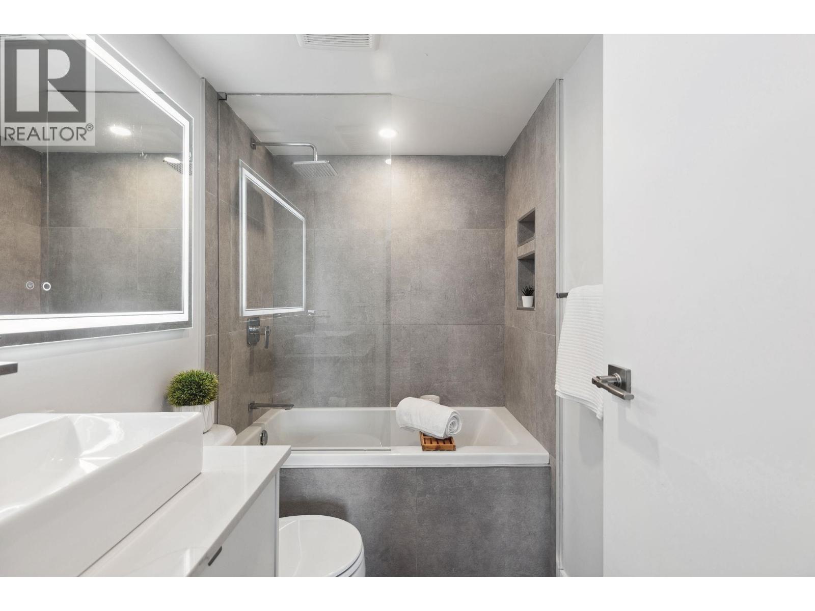 2406 1155 Seymour Street Property Photo 19