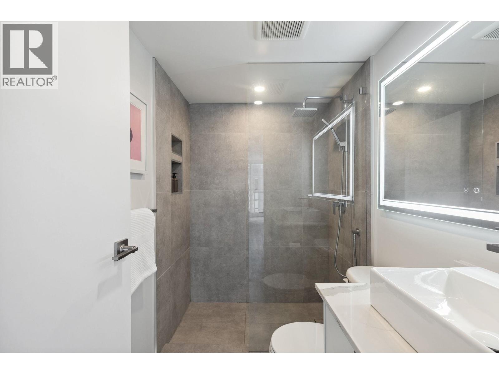 2406 1155 Seymour Street Property Photo 24
