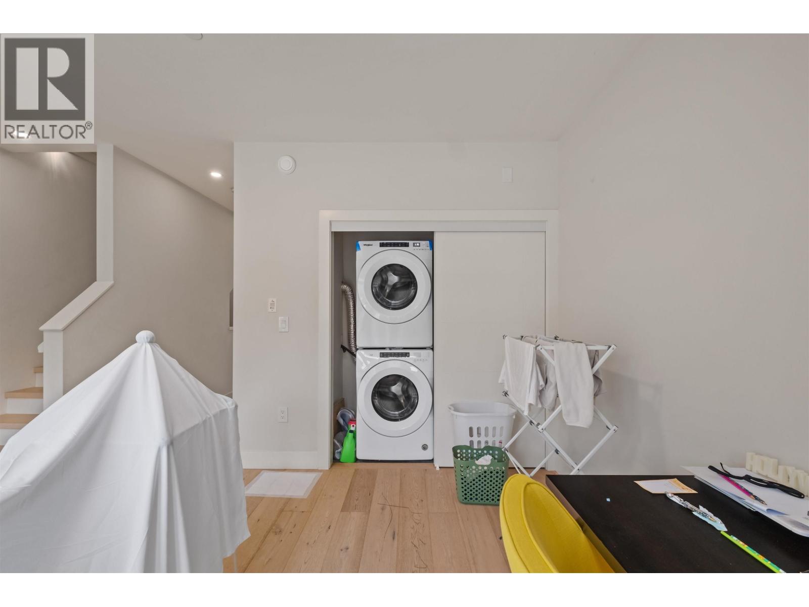 5 115 W Queens Road Property Photo 13