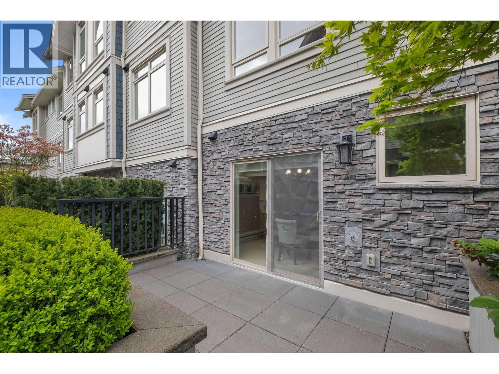 5 115 W Queens Road Property Photo 18