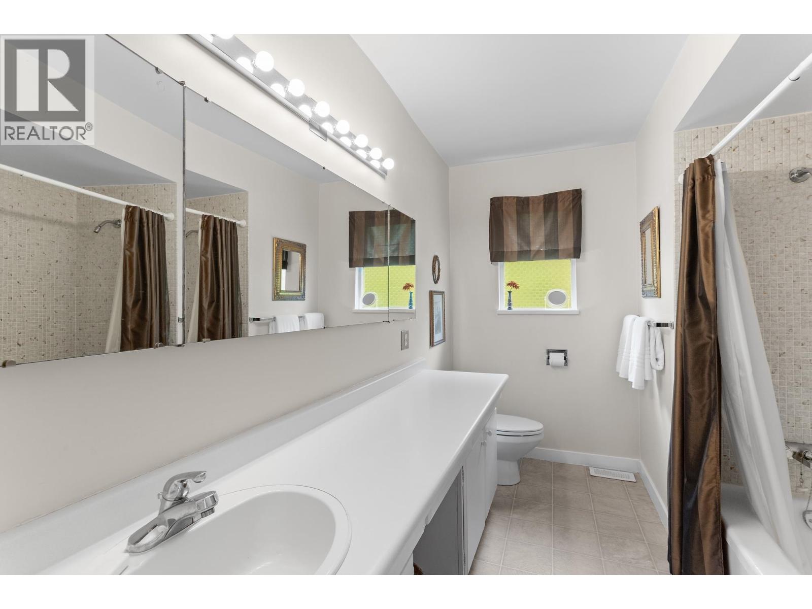 7800 Sunnydene Road Property Photo 16