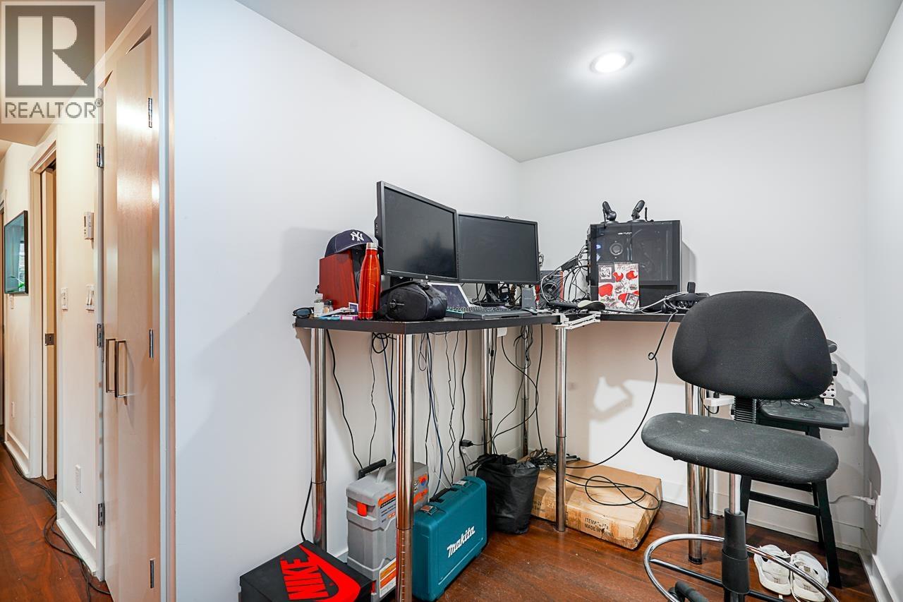 210 1055 Richards Street Property Photo 7