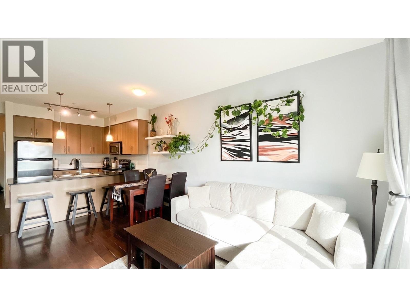 308 22290 NORTH AVENUE Property Photo 1