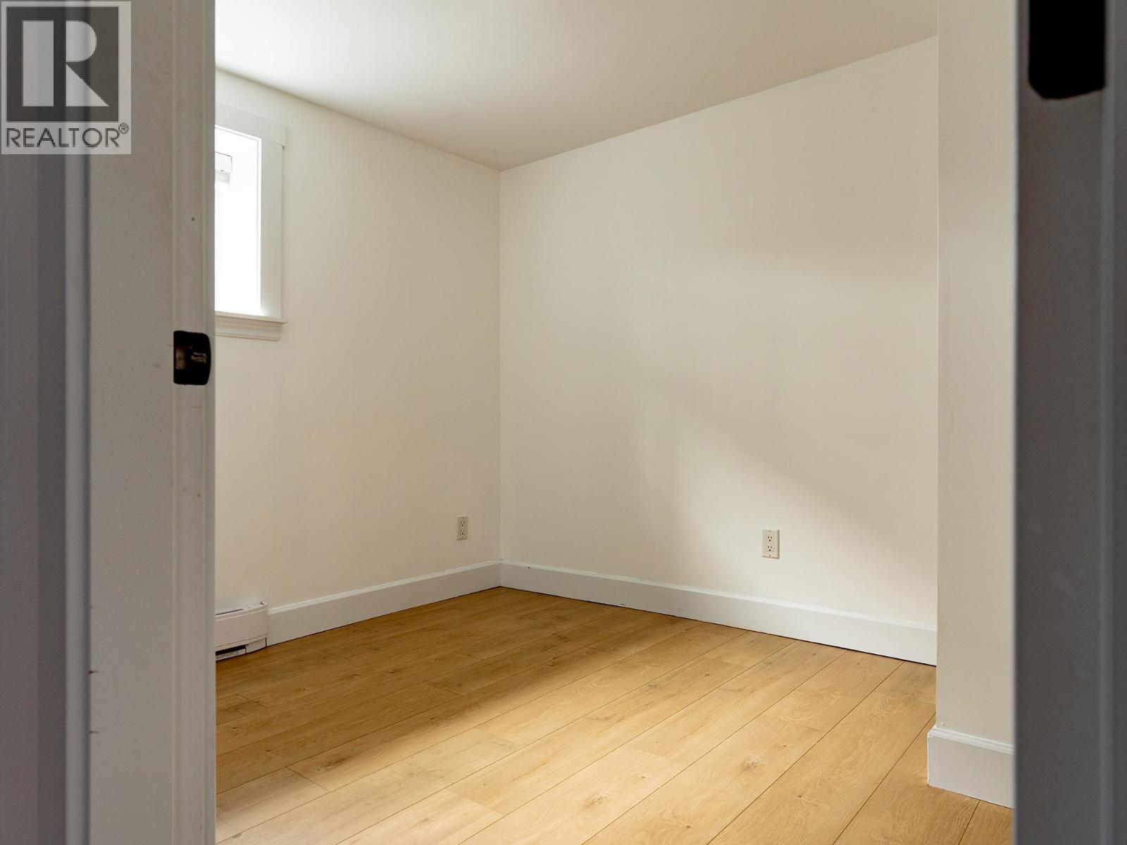 4883 Beatrice Street Property Photo 28