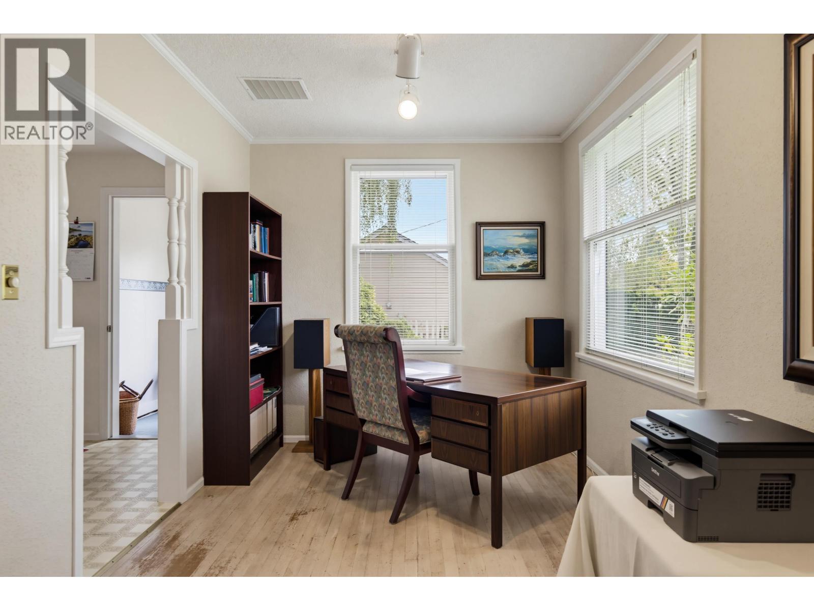 4672 47a Street Property Photo 11