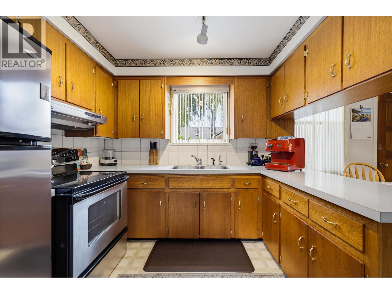 4672 47a Street Property Photo 16