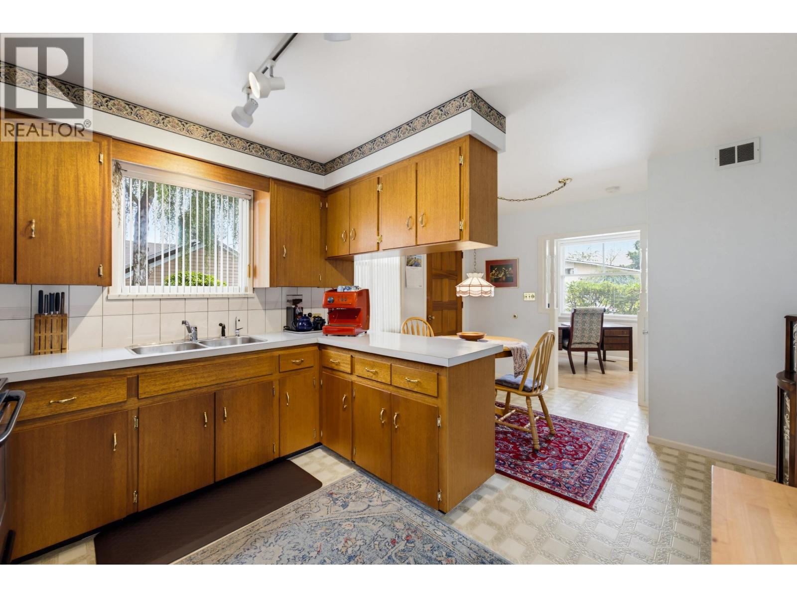 4672 47a Street Property Photo 17
